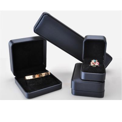 China recyclable & Handmade Luxurious Black Cardboard Jewelry Box Premium Gift Box for sale