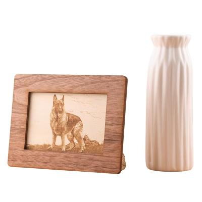 China 2023 New Arrival European Modern High Quality Customizable Family Photo Frame Wooden Picture Frame for sale