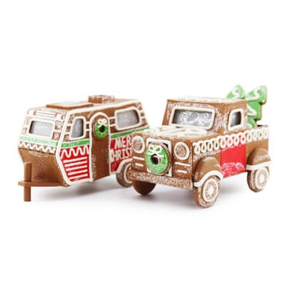 China Novelty Clay Craft DIY LED Car Shape Desk Decoration Custom Christmas Gingerbread Dining Food Car With Lighted Decoration for sale