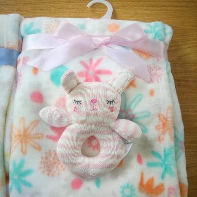 China 2018hot-selling low price PORTABLE high quality baby blanket 350GSM printed flannel+cotton fabric knitting toy with ring for sale