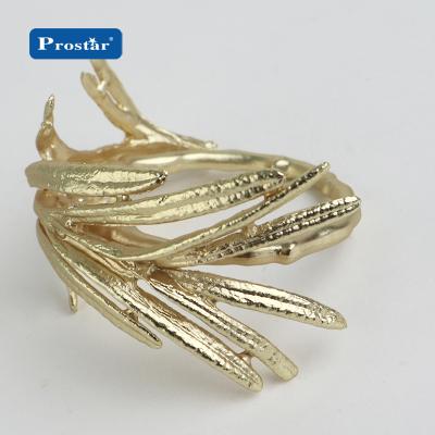 China Viable Christmas Napkin Holder Gold Handmade Napkin Rings Leaves Napkin Ring Holiday Decorations for sale