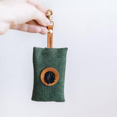 China Original Luxury Design Viable Wholesale Customized Fashion Hanging Poop Bag Eco-friendly Bag For Dog Products for sale