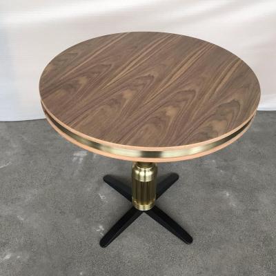 China Mesa de comedor con base metálica superior de madera de la nuez moderna en venta