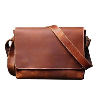 China Fashion Style New Vintage Men Business Genuine Leather Messenger Crossbody Shoulder Bags for sale