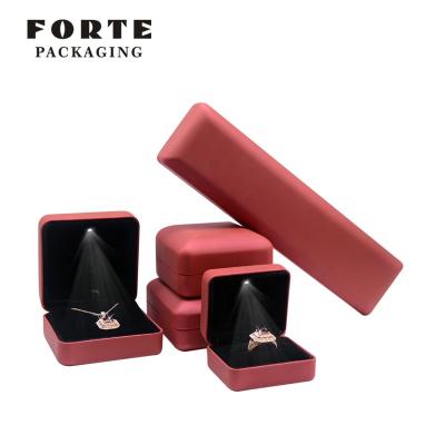 China FORTE Eco-friendly Small Jewelry Container Box Jewelry Boxes Plastic Necklace Led Jewelry Box for sale