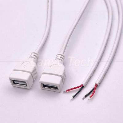 China 5V USB blanco Femenino para abrir cables desnudos Cables de extremo de cola de cerdo para tira LED en venta