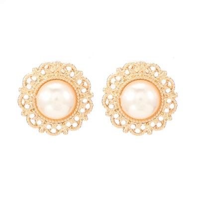 China Trendy Vintage Royal Simple Luxury Jewelry Baroque Large Freshwater Pearl Earrings Metal Balance For Women for sale