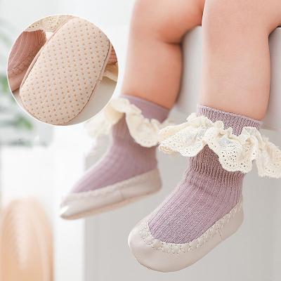 China QUICK DRY Girls Sock Autumn And Winter Warm Cute Lace Baby Sock Foldable Anti-Skid Shoes for sale