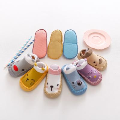 China New Arrival Cartoon PU Cotton Floor Antibacterial Anti-slip Hand Piece Footwear Baby Toddler Baby Shoes Stitching Walking Socks for sale