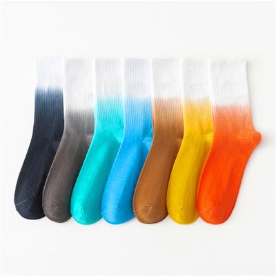 China QUICK DRY Custom White Gradient Ladies Mid Tube Socks Breathable Couples Sports Cottons Socks for sale