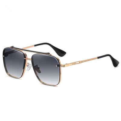 China Colorful Two Tone Frame Sunglasses New Fashion Gradient Glasses Sunglasses Big Frame Shape Metal Lenses for sale