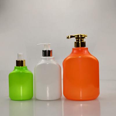 China food & Beverage Packaging 280ml 480ml 940ml Eco Friendly PET Custom Colors Flat Plastic Bottle With Pump For Shower Gel Lotion / Hand Soap Bottle 480ml for sale