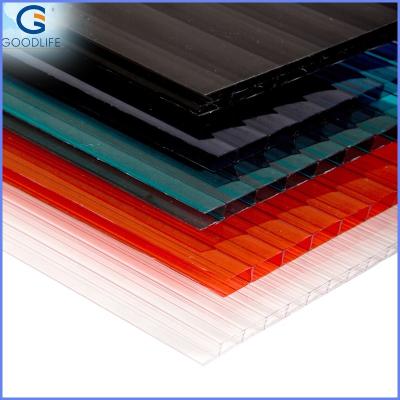 China Strong Production Line From Italy 10 Years Of Polycarbonate Roofing Sheet For Bus Stop for sale