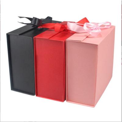 China Recycled Materials Unique Design Luxury Cardboard Folding Flat Folding Gift Box Packaging Ribon for sale