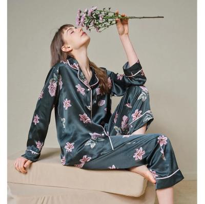 China 100% Custom Made High Quality QUICK DRY Ladies Digital Printing Satin Sleepwear Satin Pajamas Set Winter Women Softer Pajamas for sale