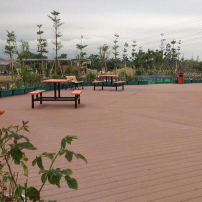 China Modern wpc laminate flooring wood and plastic composite decking engineered flooring for sale