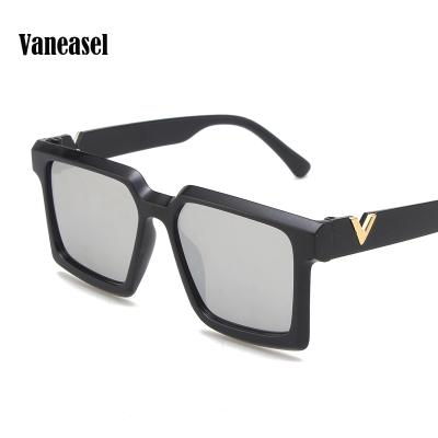 China Fashion Square Sunglasses REINDEER Vintage Square Eyeglasses Women Shades Sunglasses Mens Designer Sunglasses for sale