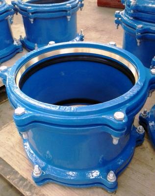 China Ductile Iron Ductile Iron Sand Cast Retained Coupling With Nut And Bolts For PE Pipe for sale