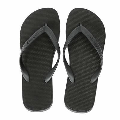 China New Style Durable PVC Material Couple Outdoor Leisure Mens Soft Bottom Beach Women's Breathable Slippers Bedroom Flip Flops for sale