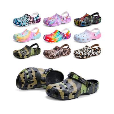 China 2022 Deodorization Women's Fashion Classic Clogs Large Size 11 Tie Die Soft Beach Eva Flat Sandals Clogs Shoes Fashion Printed Anti Slip for sale