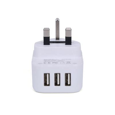 China Universal Mobile World Adapter to UK Plug Socket with USB Ports for sale