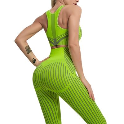 China Women Fashion Sports Breathable Yoga Set Seamless Quick Dry Tight Suit Knit Yoga Wear Exercise Gym Fitness Sets for sale