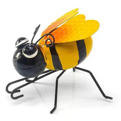 China 2022 Worldwide Hot Selling American Iron Bee Cafe Bar Wall Hanging Wall Art Metal Craft Decorative Ornament for sale