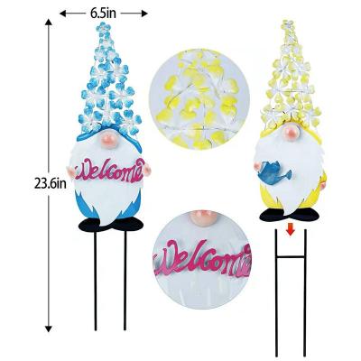 China Metal Solar Lawn Garden Glowing Flower Hat Garden Light Europe Easter Gnome Pattern Hanging LED Sculpture for sale