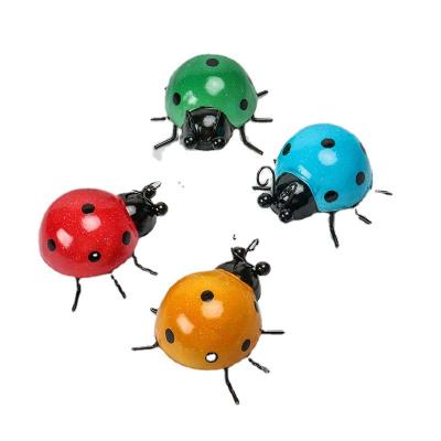 China Hot Selling Rustproof Iron Ladybug Europe Amazon Park Garden Ornament Outdoor Simulation Metal Decoration for sale