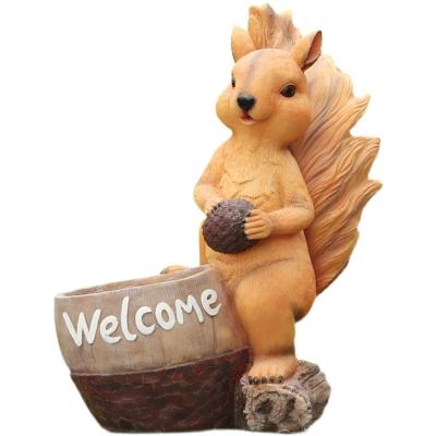 China Outdoor Europe Garden Landscape Decoration Resin Handwork Ornaments Sculpture Animal Plant Cartoon Squirrel Garden Potted Flower Pot for sale