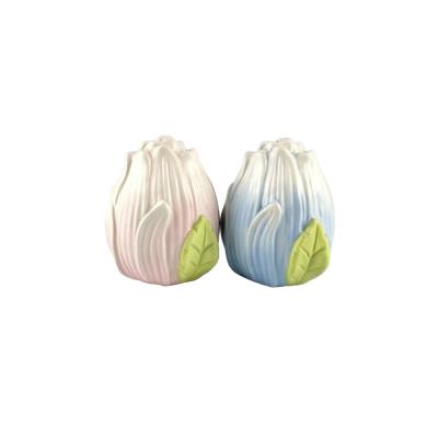 China Sustainable Wholesale Flower Shaped Ceramic Salt And Pepper Shaker Herb And Spice Tools Salt Shakers for sale