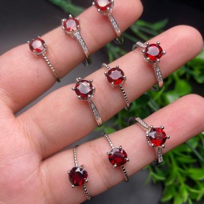 China Natural Gemstones Crystal Crafts Resizable Garnet Rings Healing Wholesale from Europe for Gifts Wearing Decoration for sale