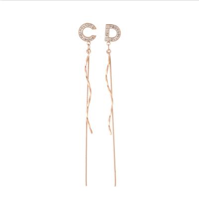 China FASHIONABLE Korean Exquisite Long Earrings 18K Rose Gold Minimalist Pin Stud Stainless Steel Tassel Letter C&D Earrings for sale