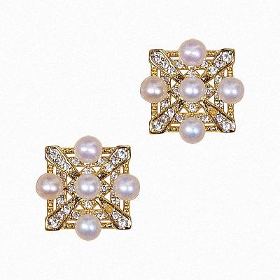 China 2021 Fashionable Zircon Luxury Square Hollow Stone Stud Earrings Pearl Vintage Earring Stud Earrings For Women for sale