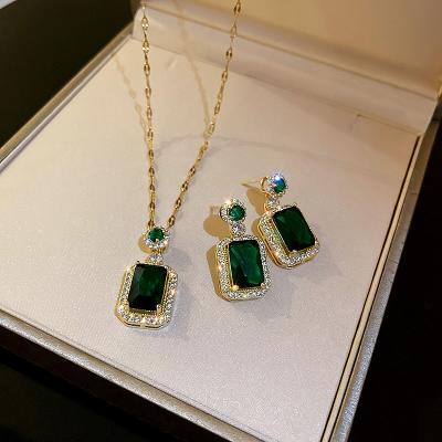 China CLASSIC Zircon Emerald Silver Jewelry Set, Vintage Jade Necklace Jewelry Pendant And Earring Set, Geometric Silver Earring Set S925 for sale