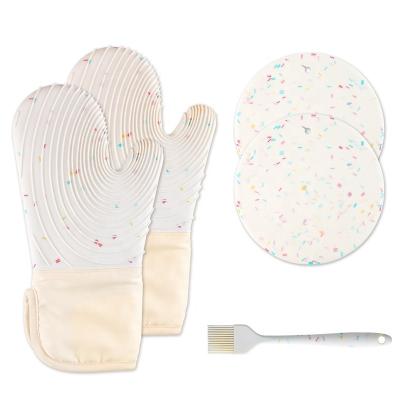 China Minimalist Cotton Microwave Oven Gloves Baking Tools Anti-Scalding Oven Mitts Non-Slip Heat Resistant Silicone Silicone Insulation Gloves for sale