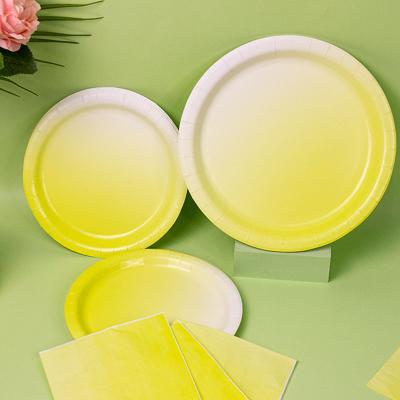 China 100% Eco-friendly Custom Paper Tableware Gradient Disposable Yellow Paper Cups 7 Inch 9 Inch Food Paper Plate for sale