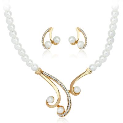 China 2021 CLASSIC fashion sweater chain gold plated diamond pearl necklace set kc gold jewelry sets pearl earrings for sale