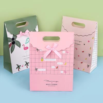 China Kundengebundene Geschenktasche, Handtasche, Valentinstaggeschenktasche, Geburtstagsgeschenk-Geschenkboxtasche, Geschenkpaket für männlichen und weiblichen Frei zu verkaufen