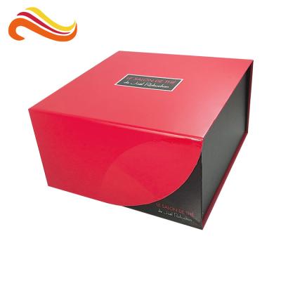 China Paper Material Magnetic Luxury Gift Boxes Square Shape With Hot Stamping Pattern for sale