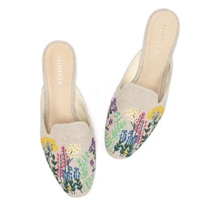 China 2021 fashion trend new style flat women's comfortable, breathable, non-slip and fashionable all-match wooden flower embroidered slippers for sale