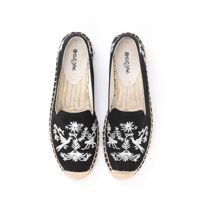 China Anti-odor Fashion Exquisite Embroidery Ladies Flat Shoes Summer Soft Breathable Loafers Sneakers High Quality for sale