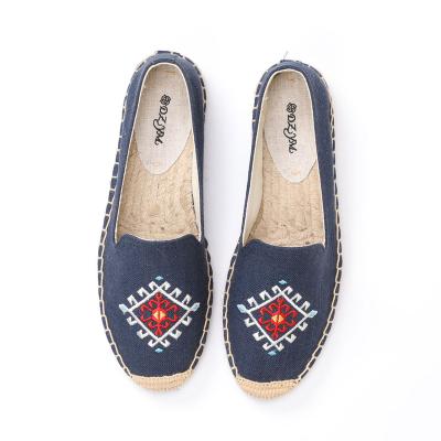 China Anti-odor blue surface and beautiful symmetrical flat pattern backdrop loafers for sale