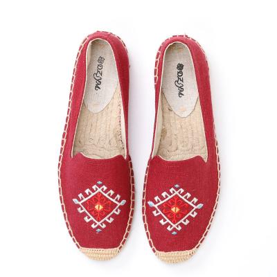 China Anti-odor Red Color With Flat Pattern Backdrop Symmetrical Loafers Shoes for sale