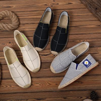 China CUSHIONING Comfortable Canvas Men's Casual Flat Shoes Men's Straw Breathable Shoes One-Foot Shoes for sale