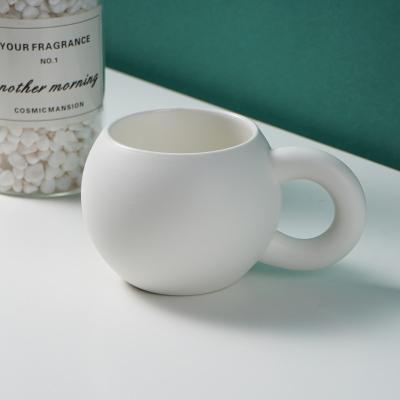 China New Design Viable Stoneware Large Matte Ceramic Mug Korean Mug Handle Mug for sale