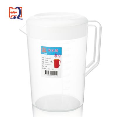 China Large Sustainable Capacity 5000ml Graduated Plastic Measuring Cup With Lid for sale