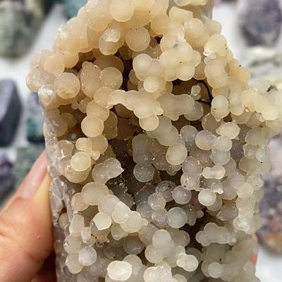 China Wholesale Natural Rough Stone Crystal Healing Stones from China Crystal Raw Stone Grape Agate for sale