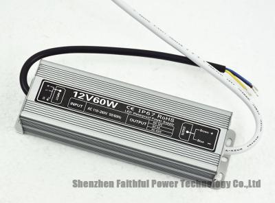 China Fuente de alimentación constante impermeable del conductor del transformador LED del conductor IP67 del voltaje LED de 12V 24V 60W en venta