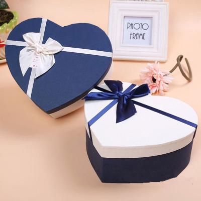 China Wholesale Recycled Materials Factory Heart Shape Box Wedding Rose Flower Boxes for sale